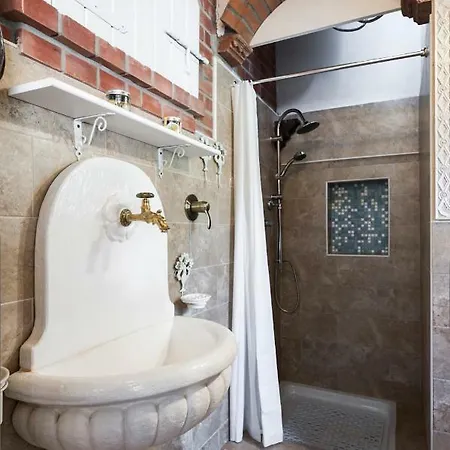 Ξενοδοχείο με διαμερίσματα Podere Sant'angelo 4*